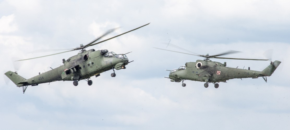 Pokaz śmigłowców Mi-24
<br><br>(mr) PAP/Tomasz Koryszko