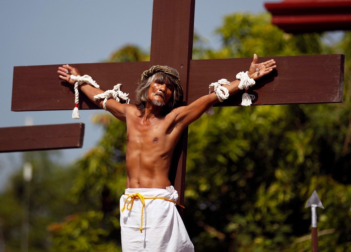 Krwawy rytuał na Filipinach