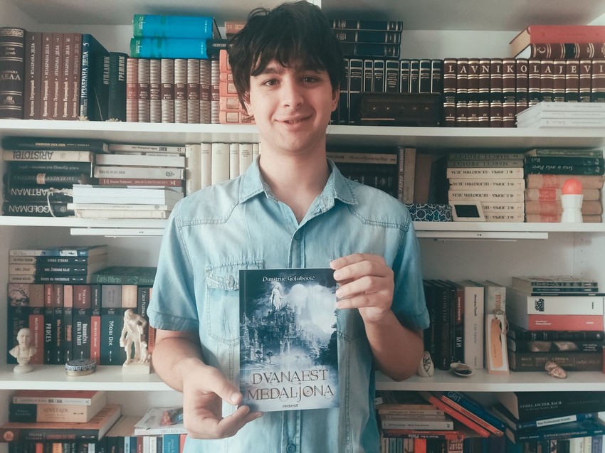 Dimitrije Golubović osvajač zlate medalje na svetskoj olimpijadi u filozofiji i autor romana Dvanaest medaljona