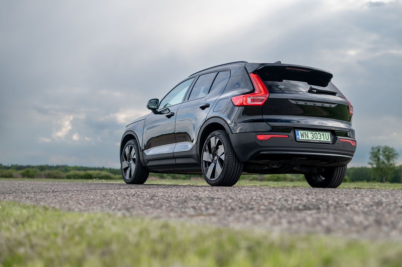 Volvo EX40 Performance Black Edition