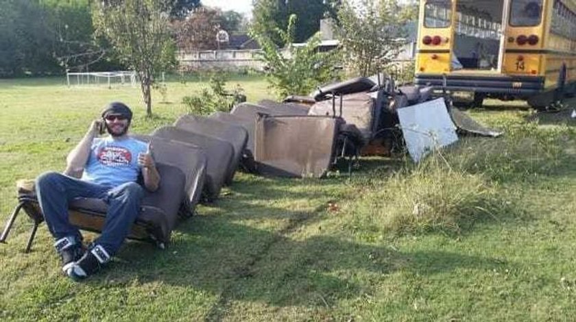 Kamper z autobusu szkolnego