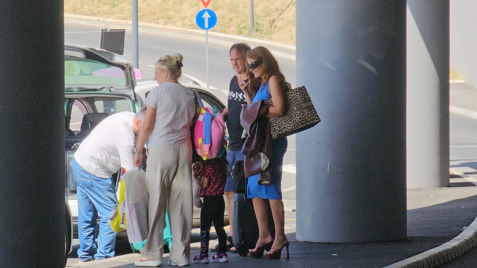 Dijana Janković u vrtoglavim potpeticama na aerodromu