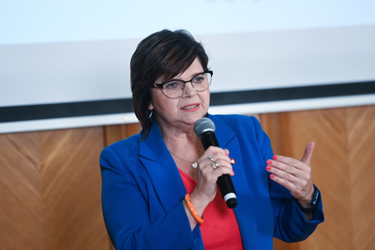 Minister zdrowia Izabela Leszczyna podczas wysłuchania publicznego ws. edukacji zdrowotnej, w Ministerstwie Edukacji Narodowej w Warszawie