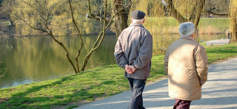 2150 zł trafi co miesiąc na konto. Nowy dodatek dla osób po 80. roku życia