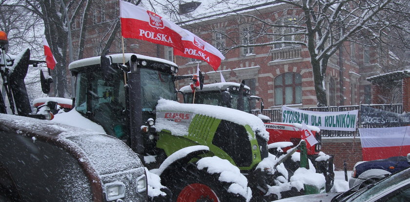 Rolnicy: Polskę nam sprzedają!