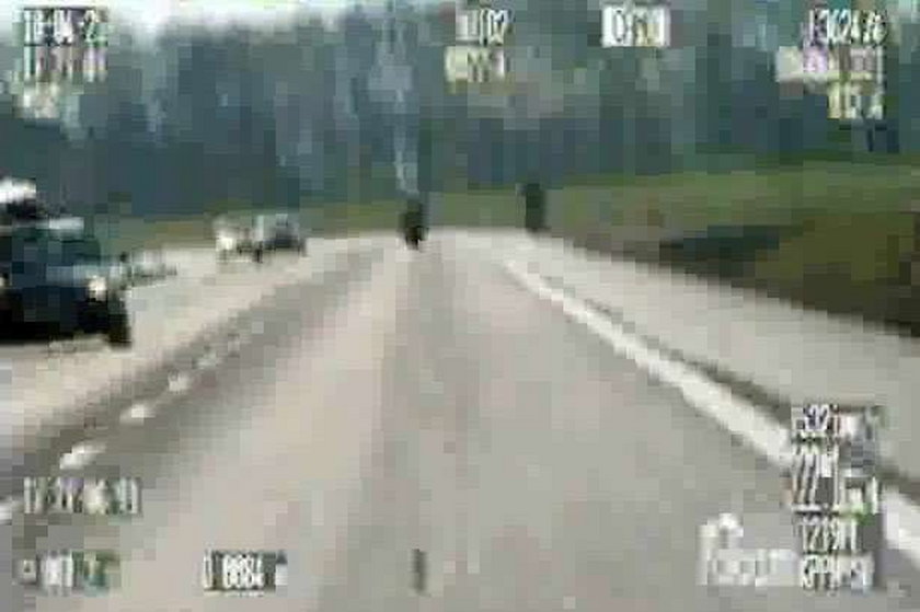 Pirat gnał na motorze 223km/h