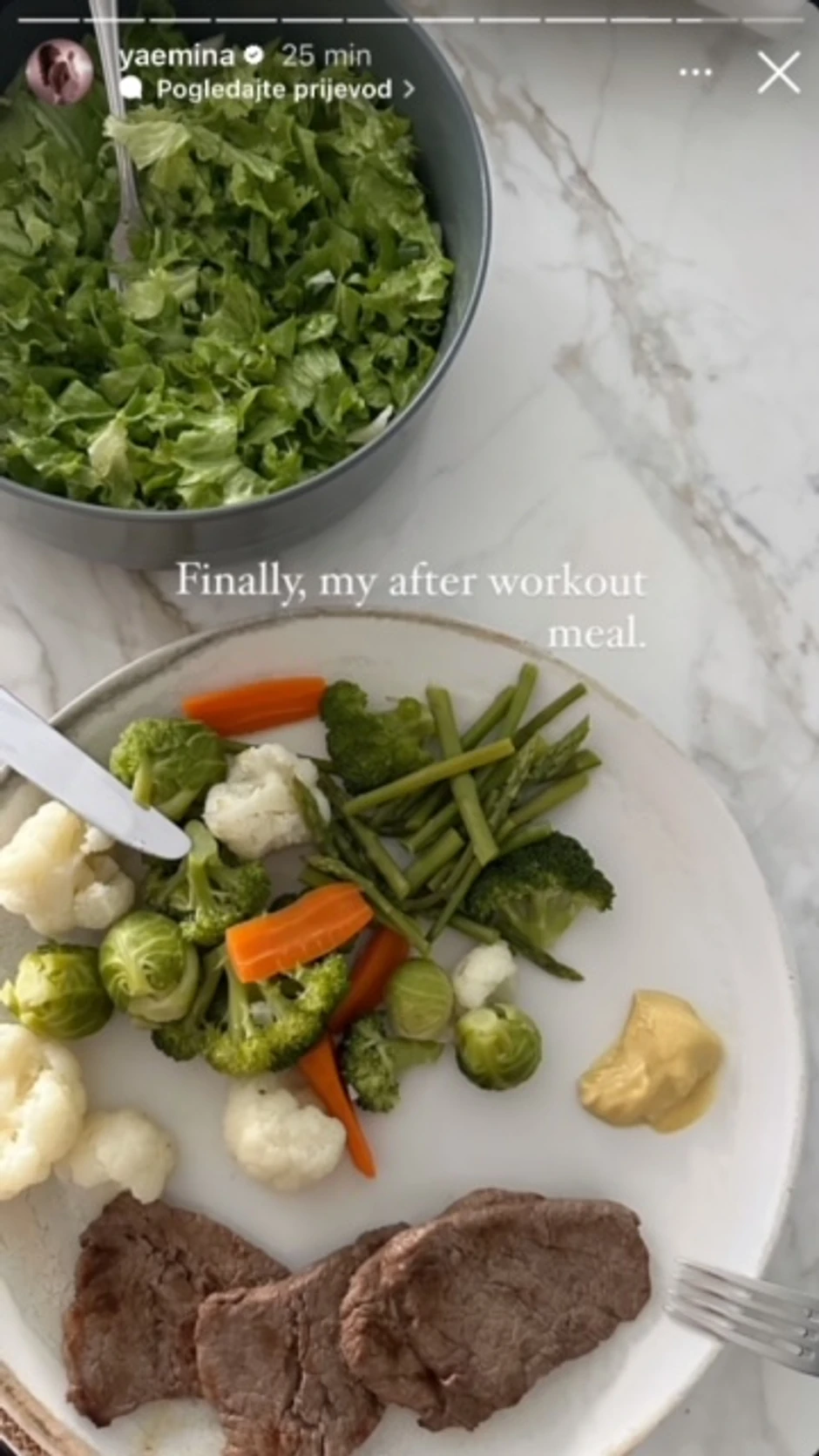 Emina Jahović vežba kod kuće