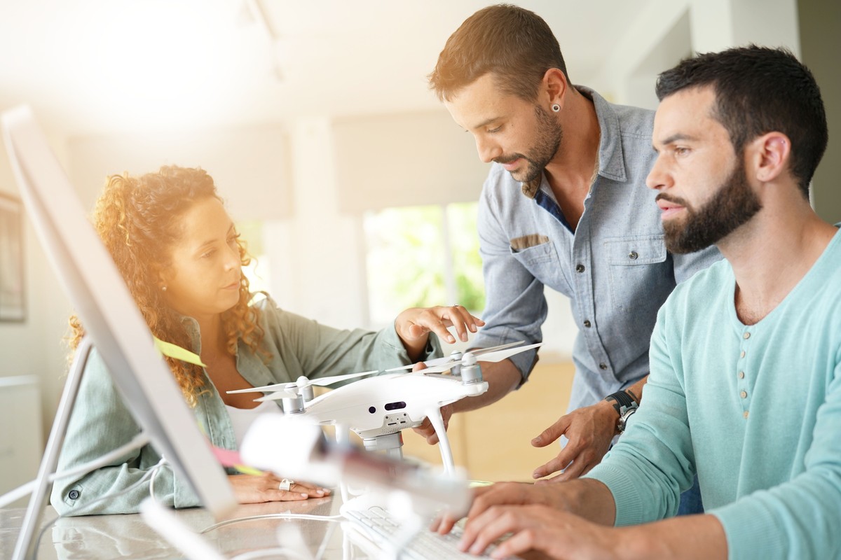 Drony zmieniają reguły gry w Europie. Oto ETF-y i akcje, które zyskują [LISTA]