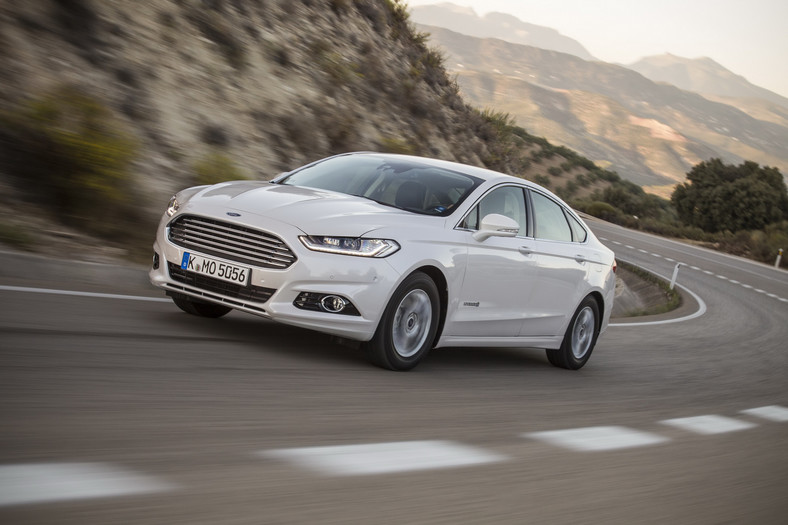 Ford Mondeo HEV już w produkcji