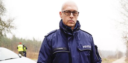 Policjant Tomasz Krupa bronił polskiej granicy, gdy cudzoziemcy rzucali w naszych kamieniami. „Widziałem w ich oczach agresję” [WIDEO]