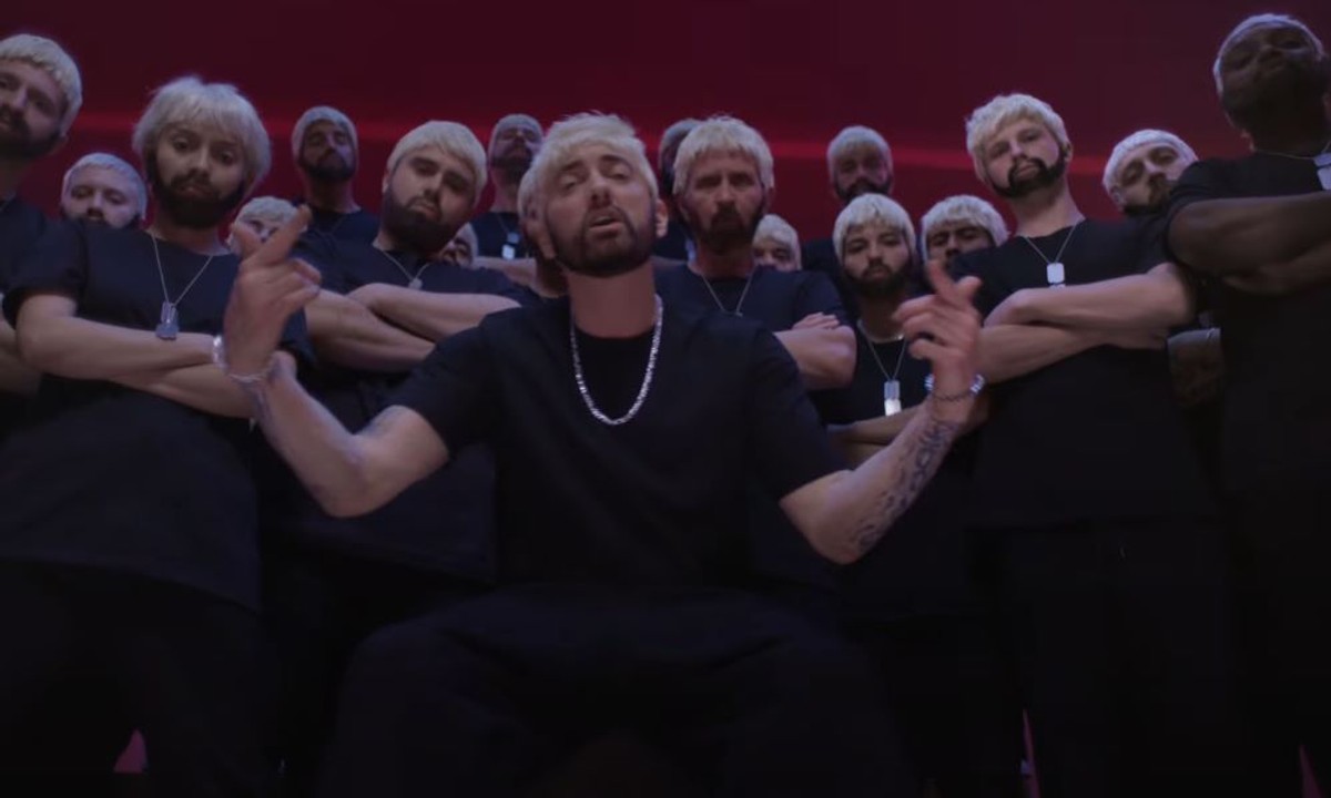 Kadr z teledysku "Houdini" Eminema