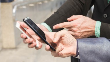 korzystanie z telefonu służbowego w celach prywatnych. co z vat?