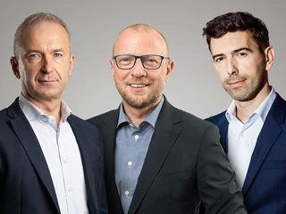 Od lewej: Piotr Kubalka, Head of J.Dauman Group, Arkadiusz Mirek, prezes DSV Air & Sea Polska oraz Tomasz Masajło, prezes Rankomat.pl