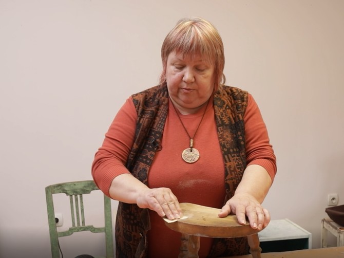 Branka restauira stari nameštaj u Blic žena magazinu: Od stolice stare 70 godina napravila je skupoceni unikat