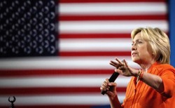 Clinton i Trump biją "historyczny rekord niepopularności". Trzeci kandydat będzie "czarnym koniem"?