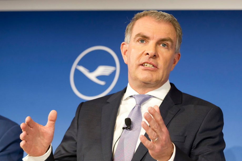 Carsten Spohr jest CEO Lufthansa Group, największej grupy lotniczej w Europie, zrzeszającej Lufthansę, Swiss, Austrian Airlines, Brussels Airlines i Eurowings