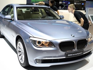 BMW traci pieniądze, bo spadają zyski