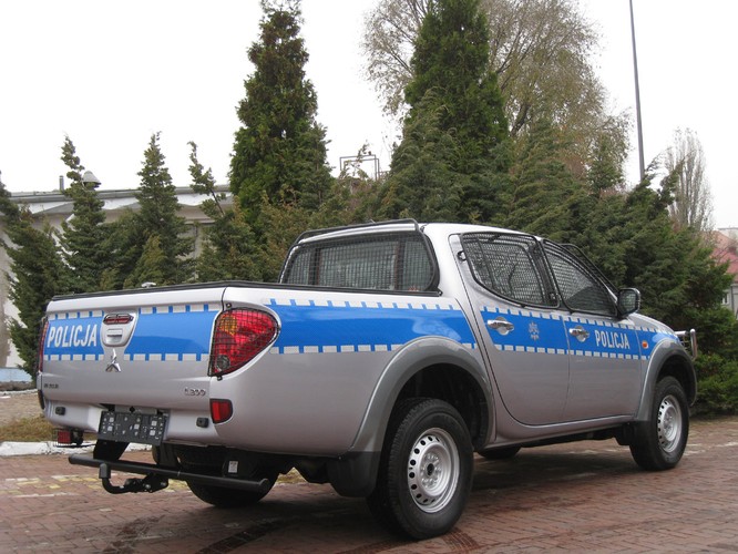 Na pokładzie uzbrojenie gotowe do zamontowania automatycznych wyrzutni granatów łzawiących