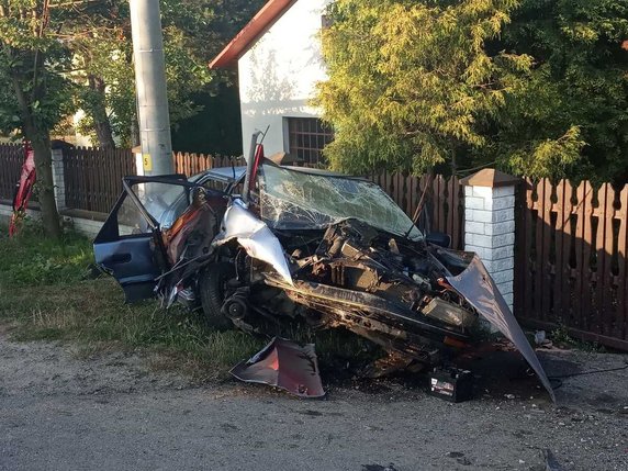 Nie żyje 20-letni pasażer. Kierowca był pod wpływem alkoholu. Czarna seria w Małopolsce