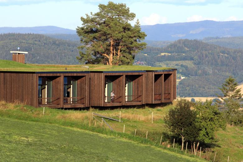 Architektura i natura powinny się łączyć: "Oyna Kulturlandskapshotell" na Inderøy z zielonymi dachami