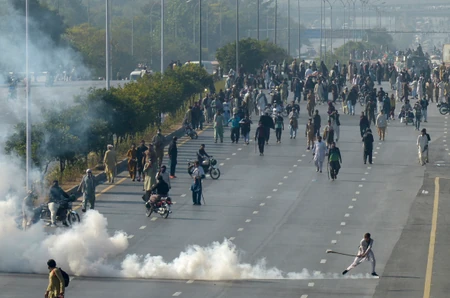 Sukobi u Pakistanu između pristalica Imrana Kana i snaga bezbednosti, marš na Islamabad