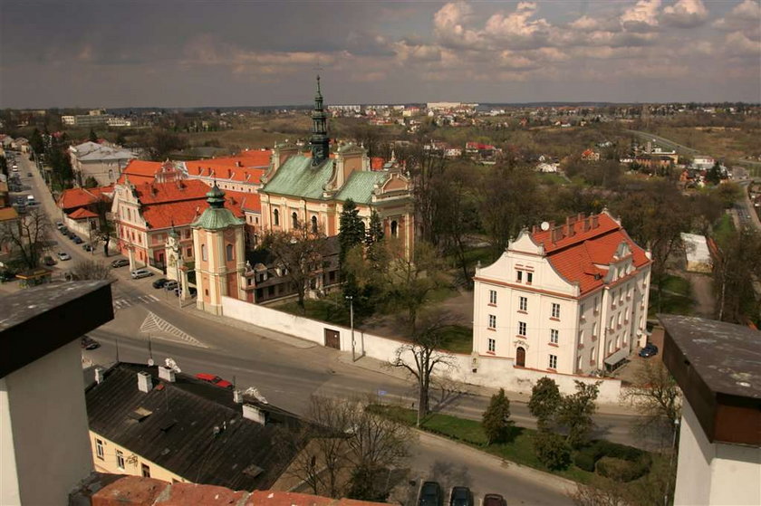 Oto najpiękniejsze świętokrzyskie zamki, pałace i świątynie