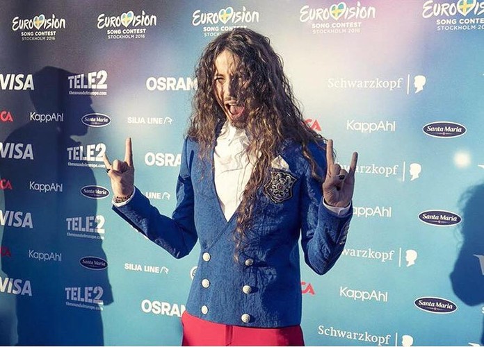 Michał Szpak na czerwonym dywanie konkursu Eurowizji