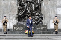 Spotkanie Kaczyńskiego z szefem CDU. "Podniesiono sprawę reparacji"