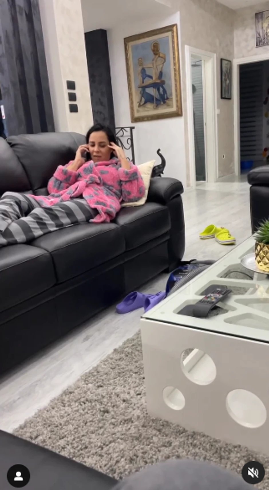 U ovoj luksuznoj kući u Crnoj Gori Jodžir živi sa ženom i decom: U dvorištu bazen, unutra umetnička dela