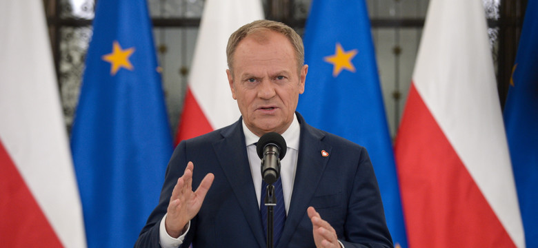 Tusk grzmi po decyzji ws. paktu migracyjnego. "Nie do przyjęcia"