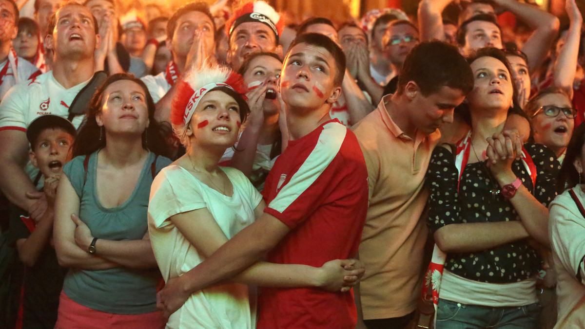 Historyczna porażka Polaków w meczu z Czechami w ramach Euro 2012 zgromadziła ogromną widownię na antenach TVP - aż 15 mln 570 tys. widzów w szczytowym momencie. Mecz miał trzeci w historii wynik - po rekordowym meczu z Rosją i konkursie z udziałem Adama Małysza podczas olimpiady w Salt Lake City (2002 r.).