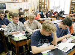 Rząd chce ze szkół wypuszczać nieuków