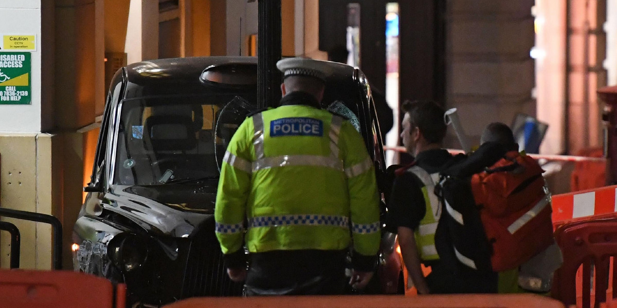 wypadek taksówki w Londynie
