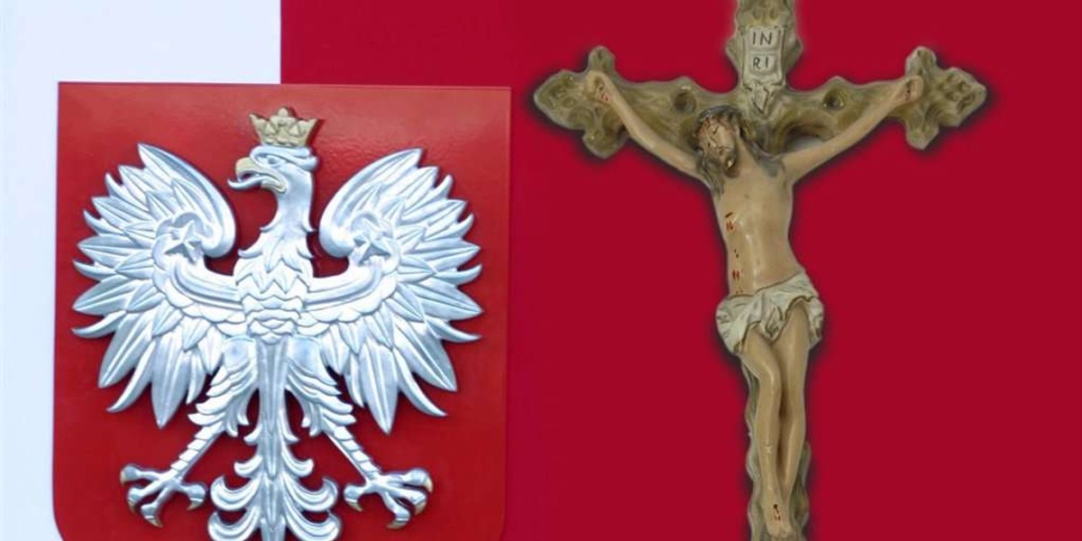 Godło z krzyżem?! Niesiołowski przeciw