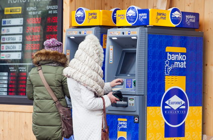 Klienci bankomatów Euronetu muszą mieć się na baczności. Firma zastawiła "pułapkę"
