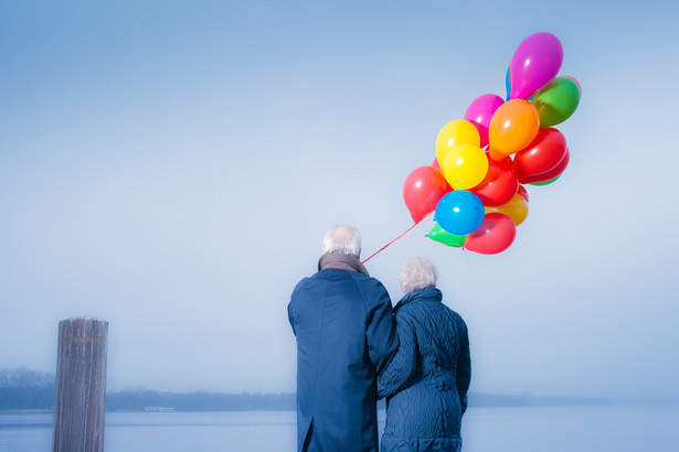 Chcesz być szczęśliwy na starość? Musisz podjąć 7 konkretnych działań [BADANIE]
