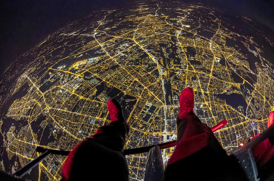 "WARSAW ON AIR" – spojrzenie w dół nocą