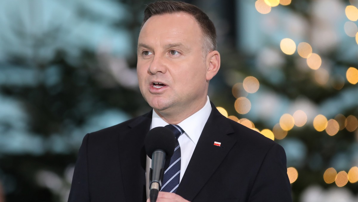 Dzisiejszy dzień minął pod znakiem sądów - w całej Polsce odbyły się manifestacje w obronie niezależnych i niezawisłych sądów oraz protesty wobec zmian w sądownictwie, które planuje wprowadzić PiS. Tzw. projekt "ustawy dyscyplinującej" ma zostać - jak ustalił Onet - poważnie złagodzony. Senat odrzucił nowelizację ustawy o podatku akcyzowym, podnoszącą o 10 proc. stawki tego podatku na alkohole i wyroby tytoniowe. Katowicki sąd zdecydował, że Kamil Durczok nie trafi do aresztu. Co jeszcze wydarzyło się dziś? Zobacz nasze zestawienie najważniejszych wydarzeń.