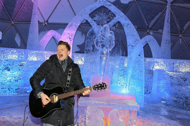 Lodowa kaplica w Tatrach, w słowackiej miejscowości Hrebeniok