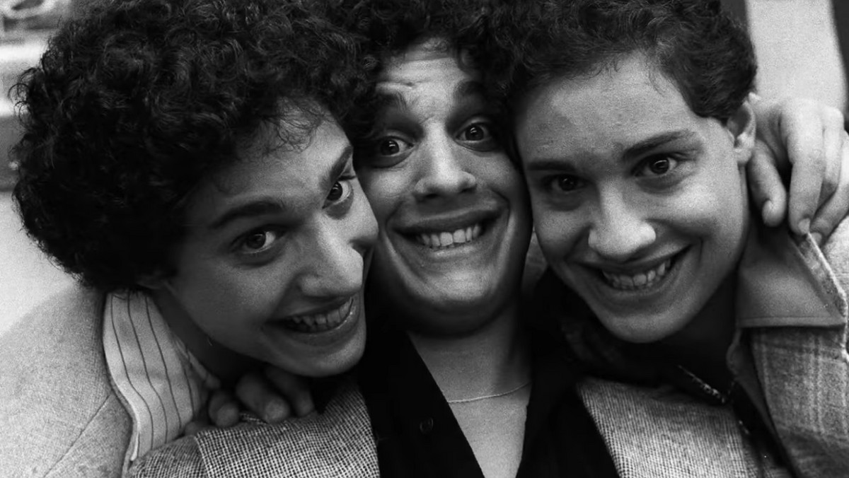 "Three Identical Strangers" online. Dowiedzieli się, że są braćmi po 19 latach