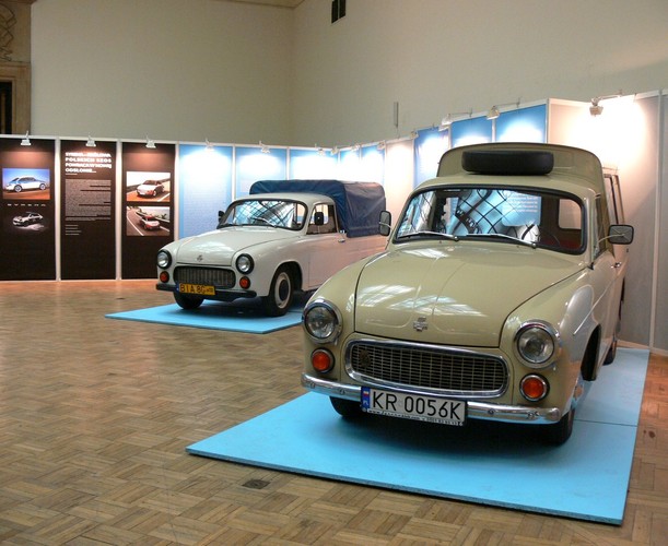 Syrena R-20 - na drugim planie