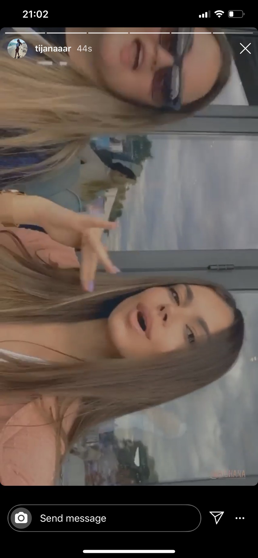 Tijana Ralić u loži Dijane Đoković