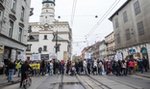 Protest w Krakowie. Mieszkańcy nie chcą likwidacji miejsc parkingowych w centrum 