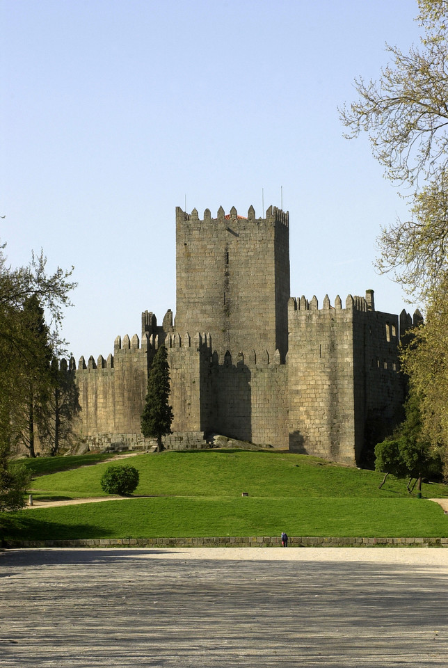 Guimaraes- Castle of Guimaraes- fot CMG-PPacheco- b