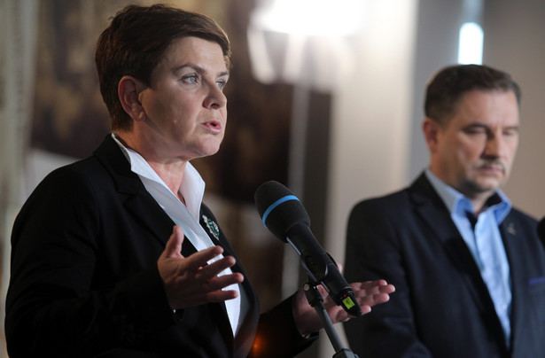 Beata Szydło ramię w ramię z Piotrem Dudą. "W polskiej polityce zaczyna się nowa jakość"