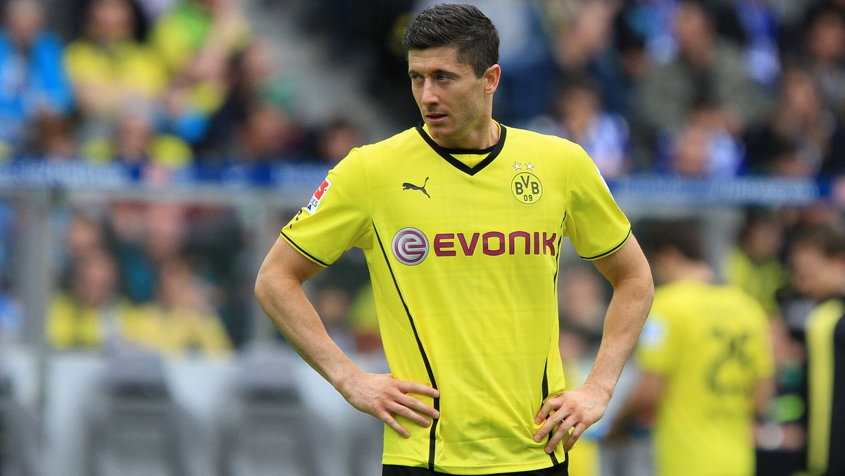 Robert Lewandowski musiał przedwcześnie opuścić trening przed finałem Pucharu Niemiec z Bayernem Monachium. Napastnik Borussii Dortmund zszedł z boiska z podejrzeniem urazu prawej łydki.