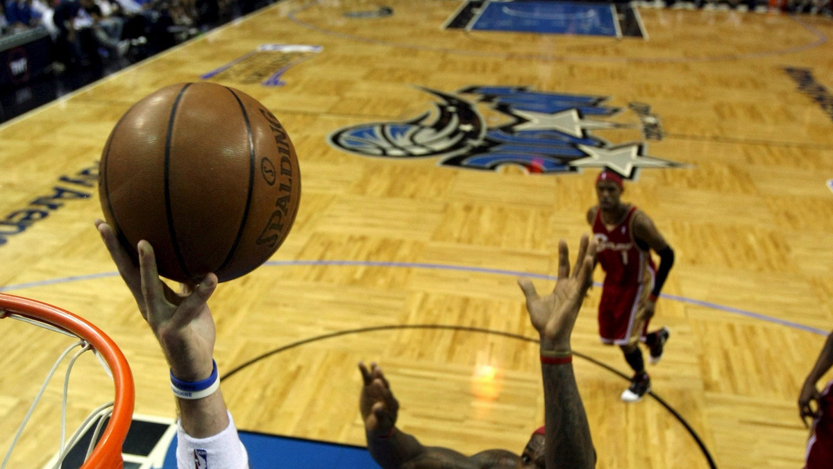 Marcin Gortat jest pełen wiary w zwycięstwo jego drużyny Orlando Magic w finale NBA nad Los Angeles Lakers - pisze "Super Express".