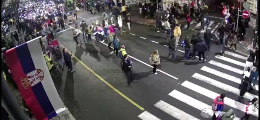 Trenutak kada nastaje panika na protestu