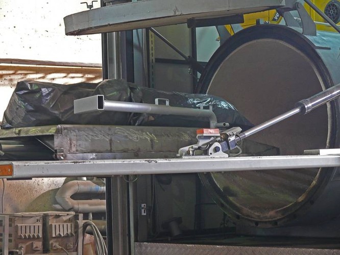 Mobilne krematorium IN-50.1K zbudowane na bazie ciężarówki Volvo