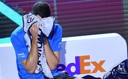 Asy serwisowe nie wystarczyły. Hurkacz przegrał z Zverevem i odpadł z ATP Finals